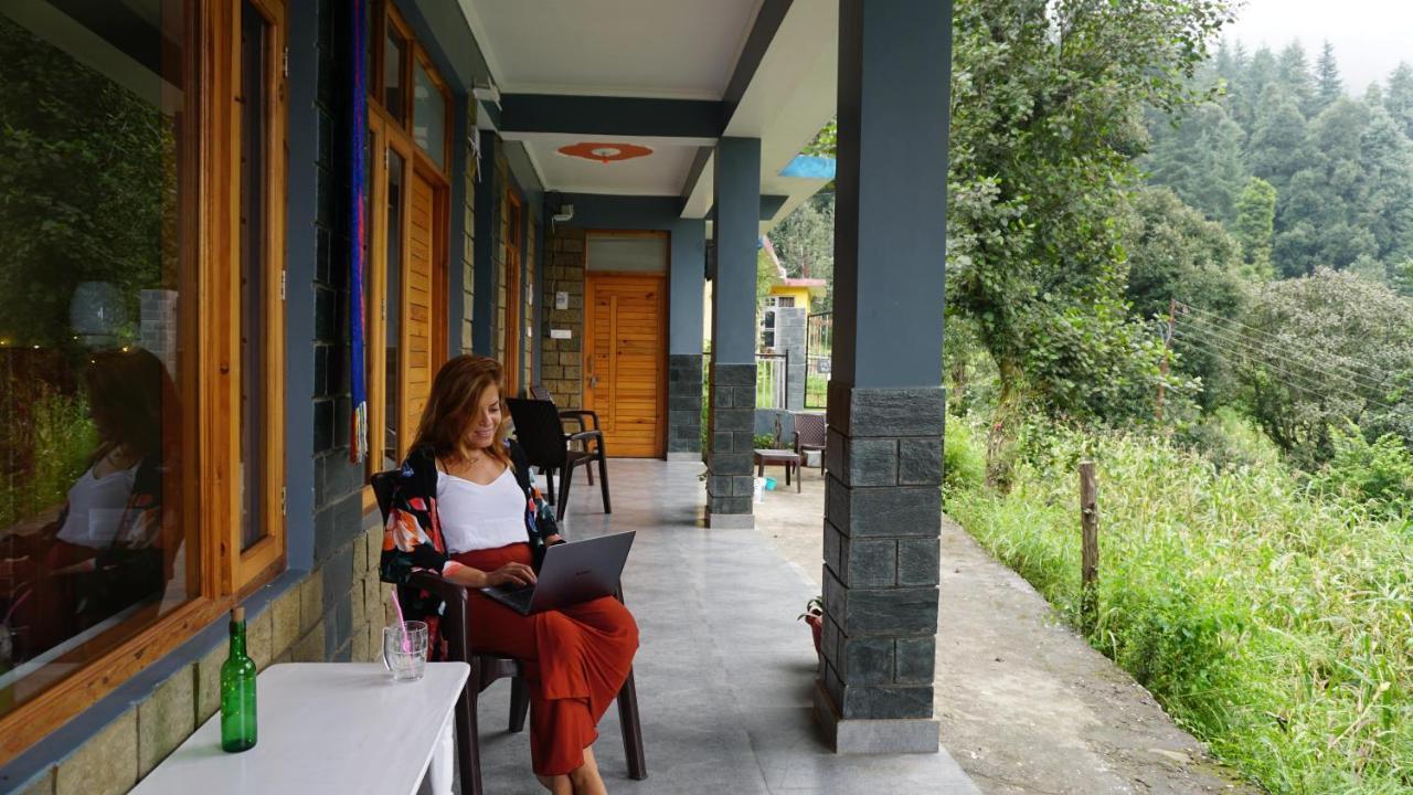 Angela'S Boutique Homes Dharamkot Dharamshala Bagian luar foto